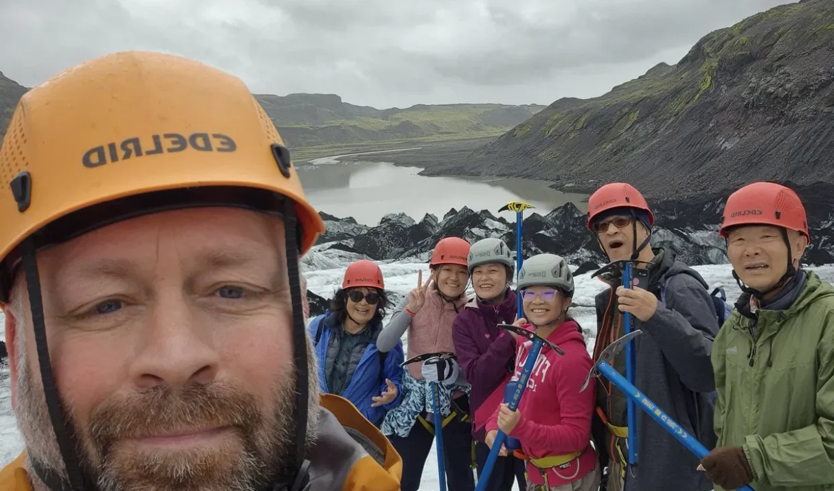 Ultimate 2-Day Iceland Experience: Golden Circle & South Coast with Glacier Hike and Northern Lights Getaway