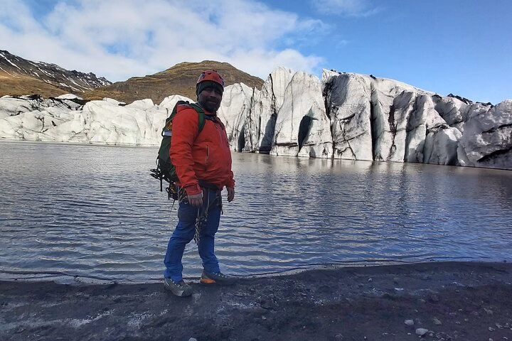 b2f5e498-340a-45ae-8274-96c43e126f95