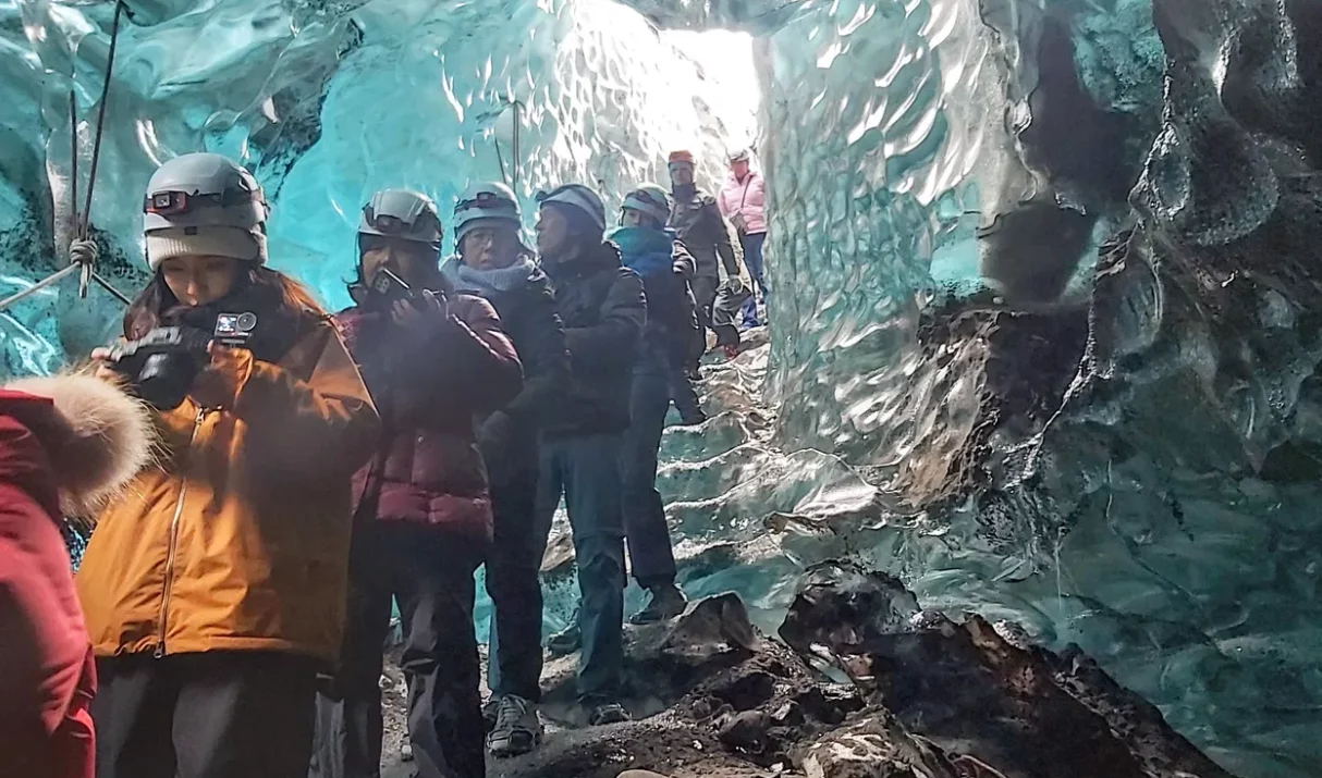 10 Reasons to Book a Private Tour Instead of a Group Tour in Iceland