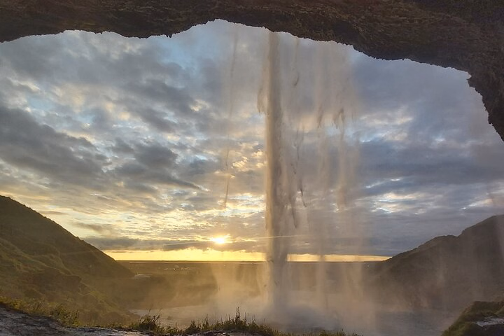 c9f8553a-0e8a-4f6c-947d-3d38dd471545